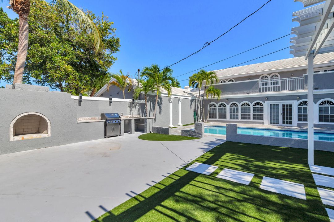 For Rent: $15,000 (5 beds, 5 baths, 3962 Square Feet)