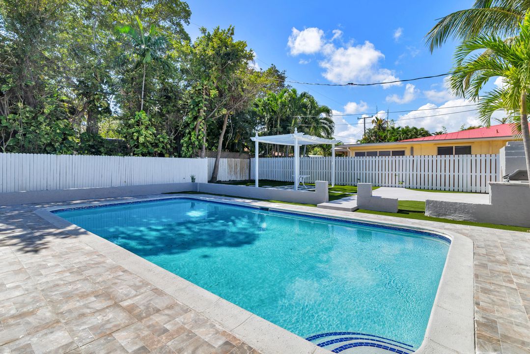 For Rent: $15,000 (5 beds, 5 baths, 3962 Square Feet)