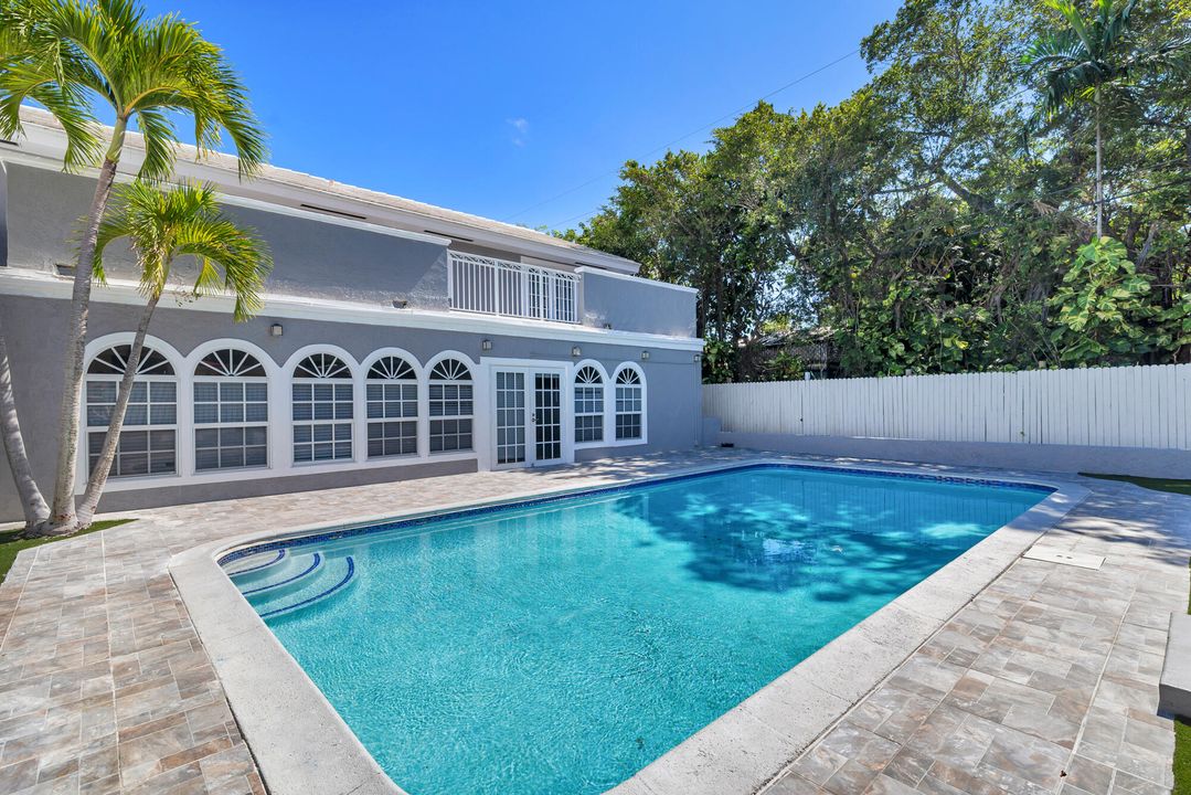 For Rent: $15,000 (5 beds, 5 baths, 3962 Square Feet)