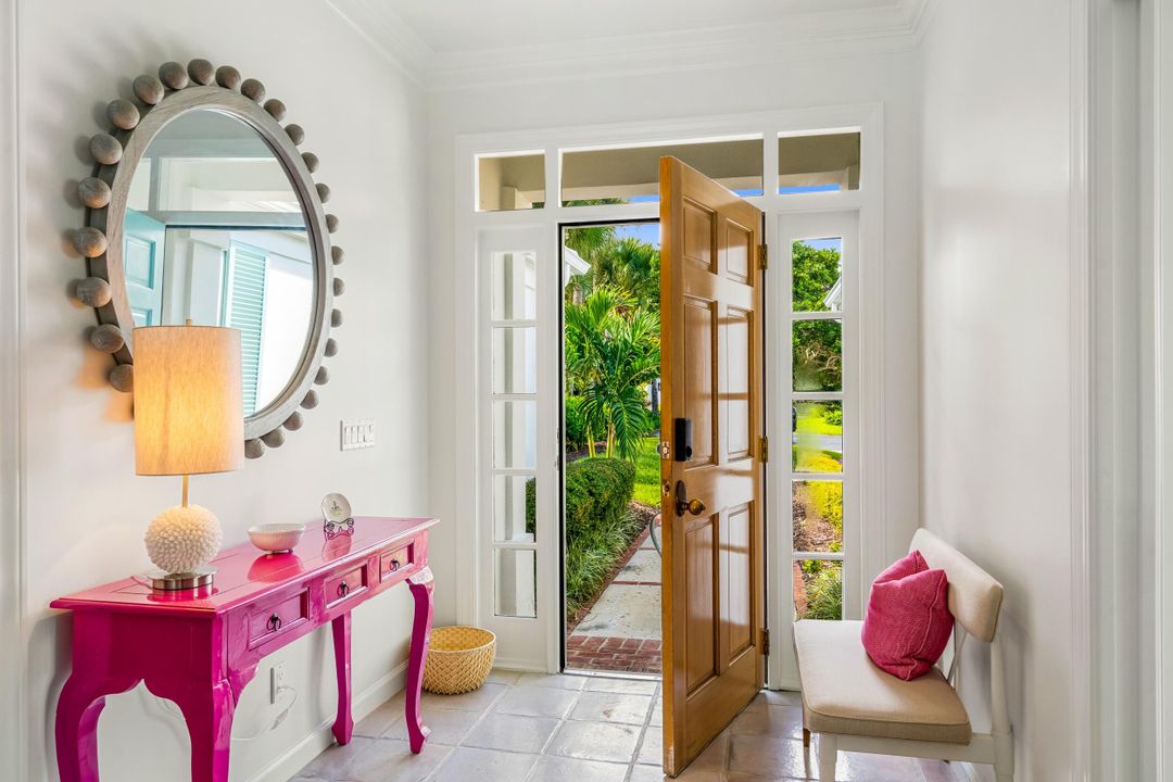 For Sale: $1,240,000 (2 beds, 2 baths, 1945 Square Feet)