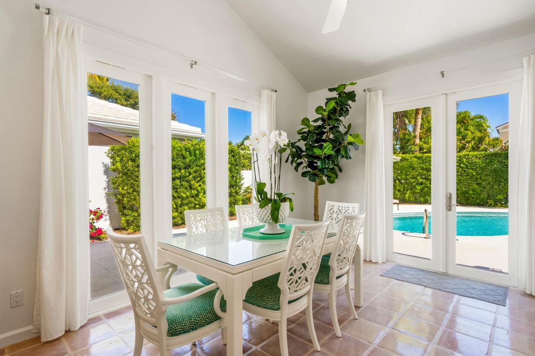 For Sale: $1,240,000 (2 beds, 2 baths, 1945 Square Feet)