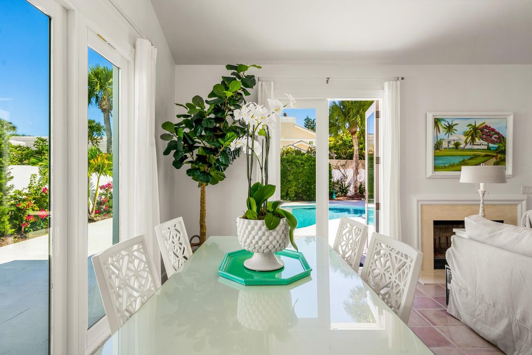 For Sale: $1,240,000 (2 beds, 2 baths, 1945 Square Feet)