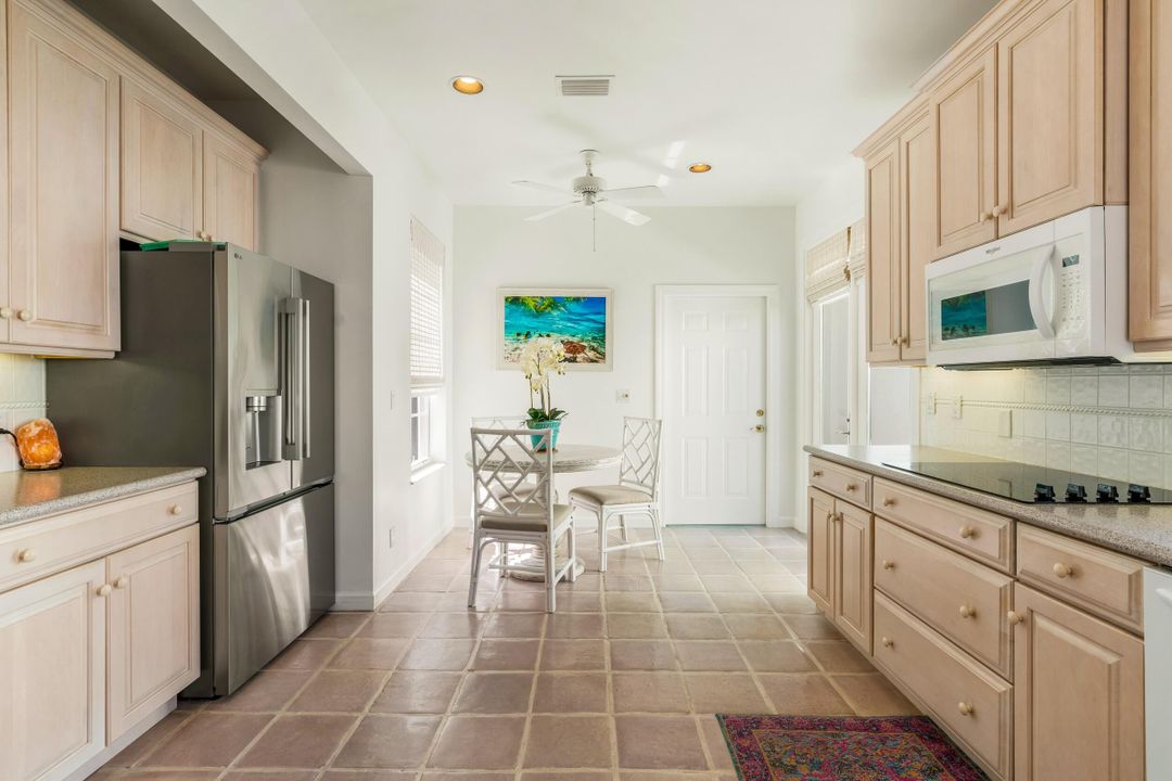 For Sale: $1,240,000 (2 beds, 2 baths, 1945 Square Feet)