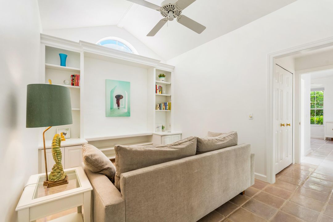 For Sale: $1,240,000 (2 beds, 2 baths, 1945 Square Feet)