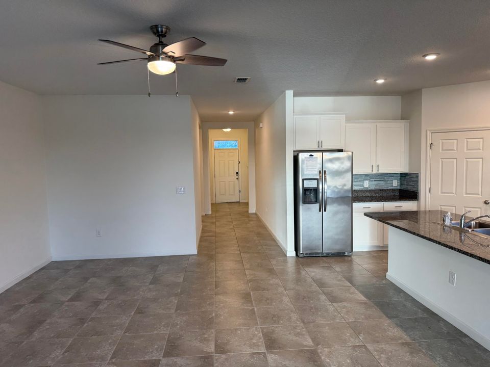 For Rent: $2,600 (4 beds, 2 baths, 2034 Square Feet)