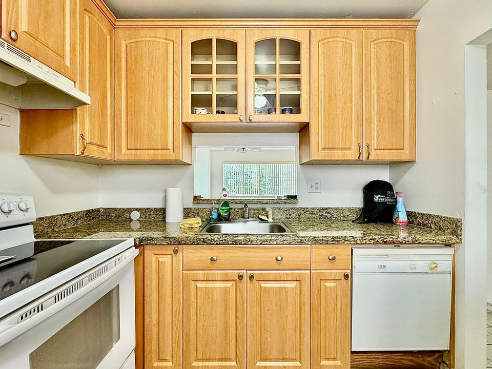 Activo con contrato: $95,000 (1 camas, 1 baños, 684 Pies cuadrados)