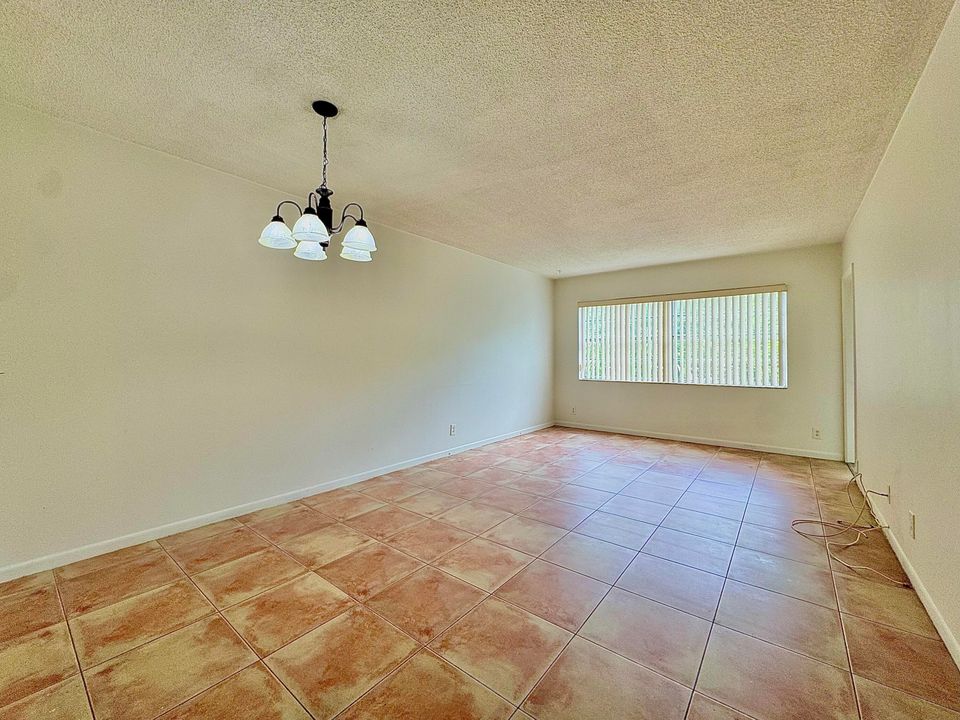 Activo con contrato: $95,000 (1 camas, 1 baños, 684 Pies cuadrados)