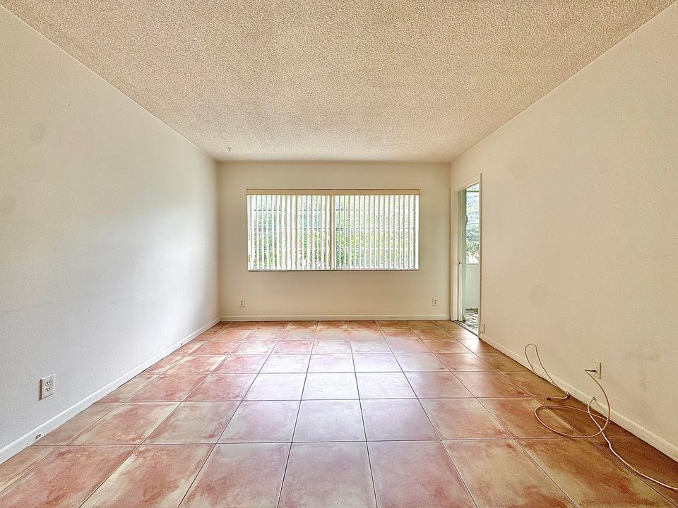 Activo con contrato: $95,000 (1 camas, 1 baños, 684 Pies cuadrados)