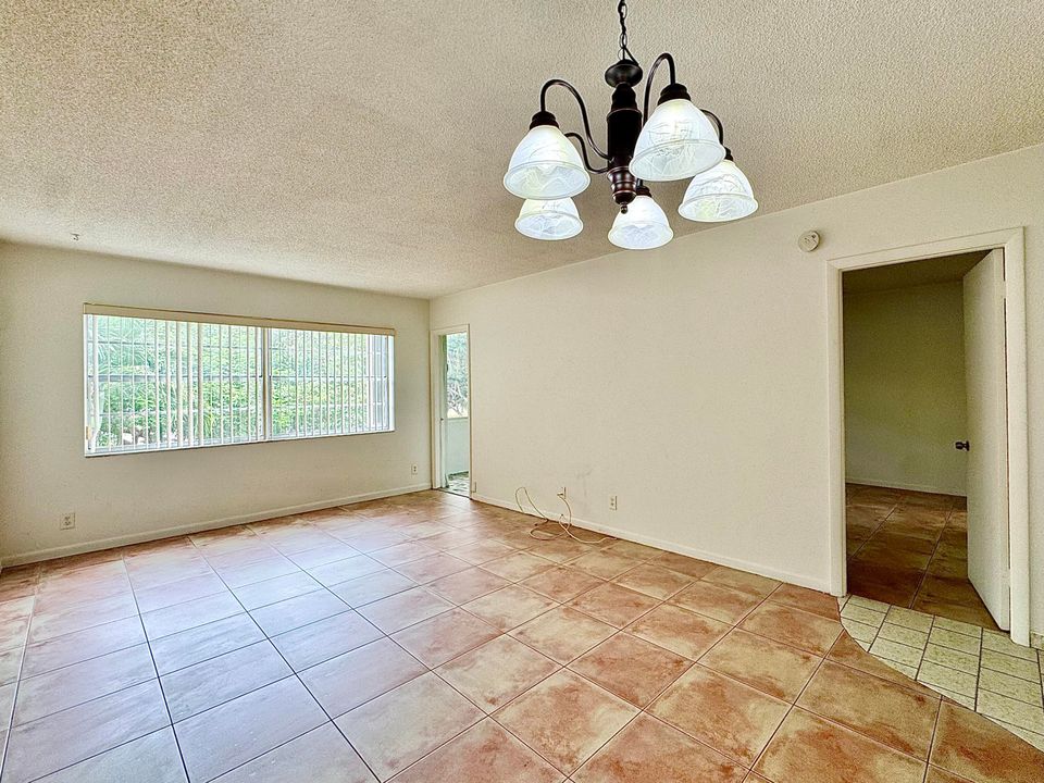 Activo con contrato: $95,000 (1 camas, 1 baños, 684 Pies cuadrados)