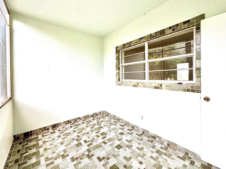 Activo con contrato: $95,000 (1 camas, 1 baños, 684 Pies cuadrados)