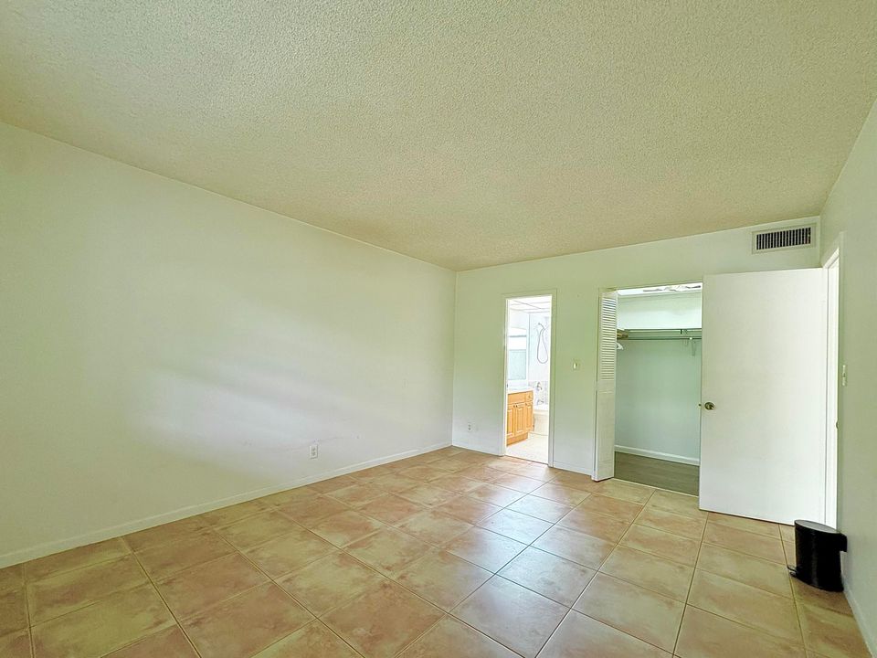 Activo con contrato: $95,000 (1 camas, 1 baños, 684 Pies cuadrados)