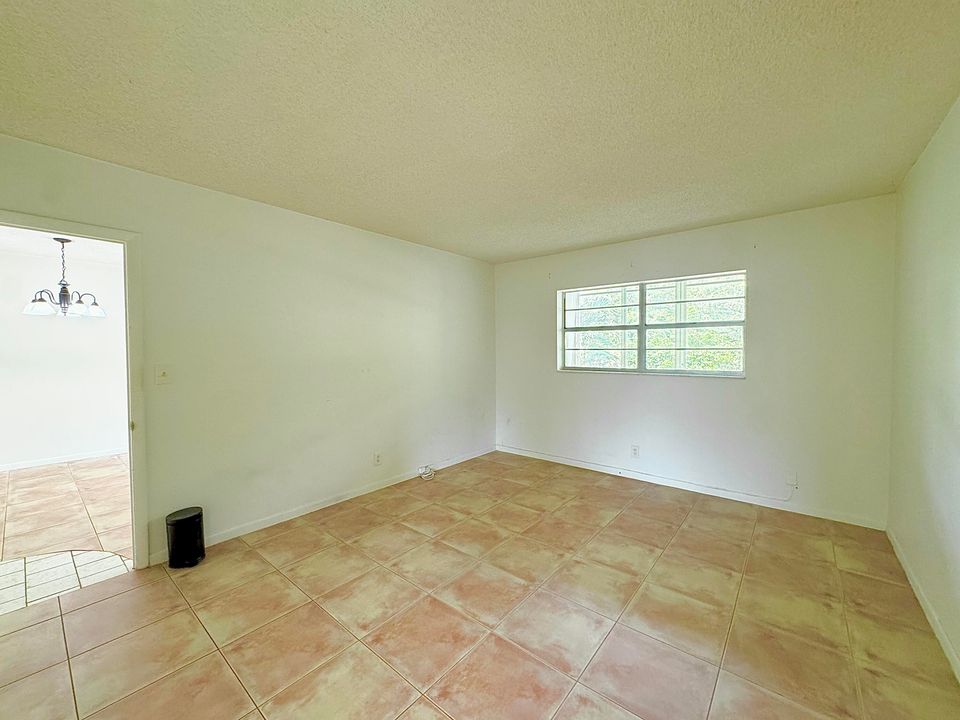 Activo con contrato: $95,000 (1 camas, 1 baños, 684 Pies cuadrados)