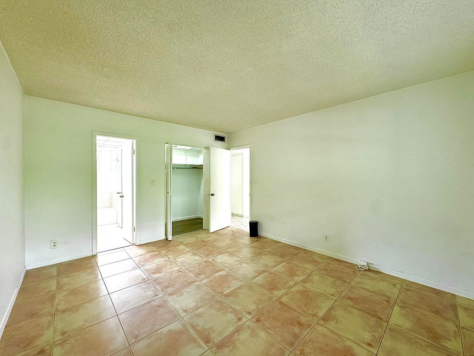 Activo con contrato: $95,000 (1 camas, 1 baños, 684 Pies cuadrados)