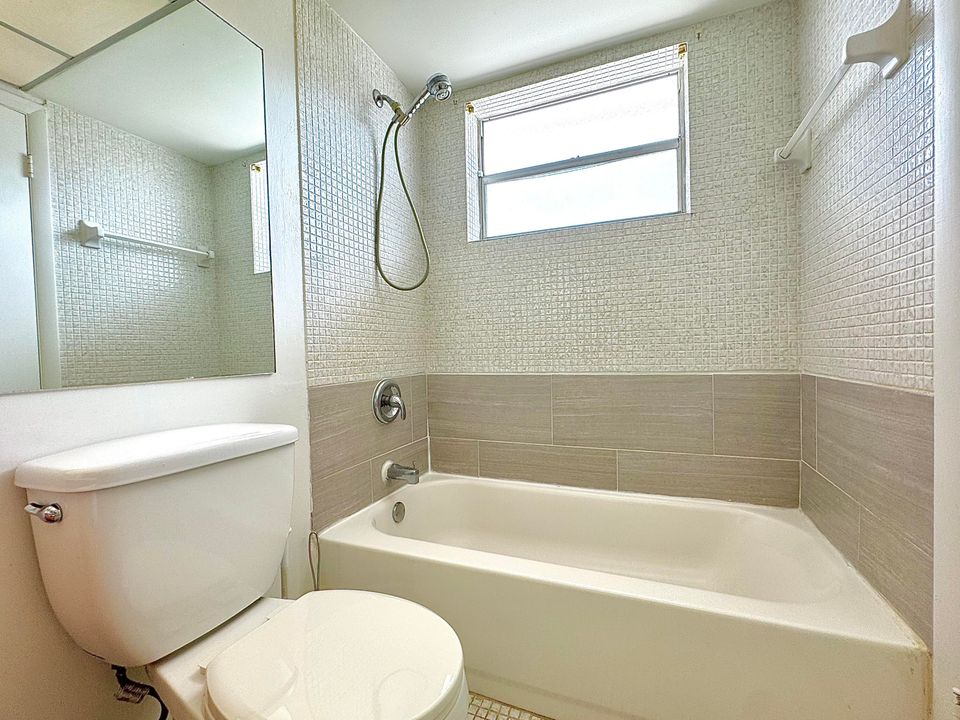 Activo con contrato: $95,000 (1 camas, 1 baños, 684 Pies cuadrados)