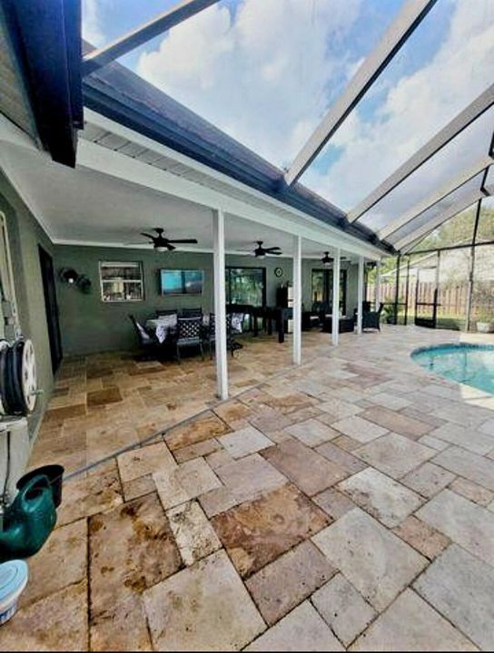 合同活跃: $3,100 (3 贝兹, 2 浴室, 1825 平方英尺)