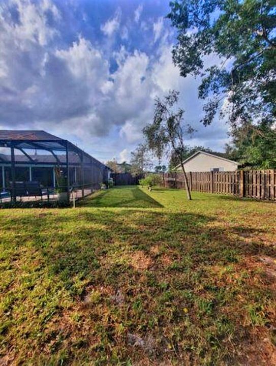 合同活跃: $3,100 (3 贝兹, 2 浴室, 1825 平方英尺)