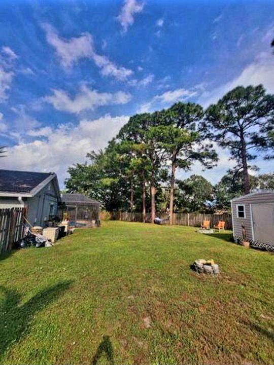 合同活跃: $3,100 (3 贝兹, 2 浴室, 1825 平方英尺)