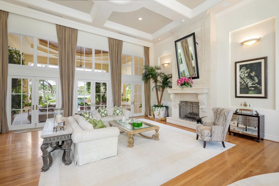 На продажу: $14,950,000 (5 спален, 5 ванн, 10437 Квадратных фут)