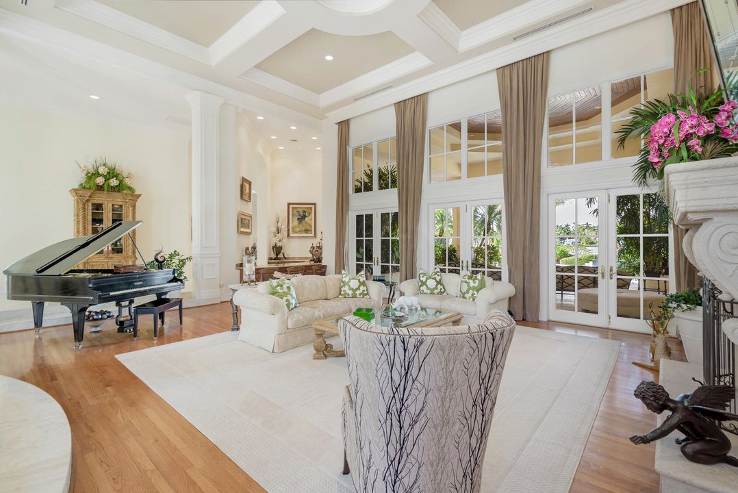 На продажу: $14,950,000 (5 спален, 5 ванн, 10437 Квадратных фут)