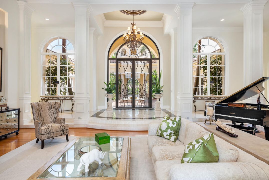 На продажу: $14,950,000 (5 спален, 5 ванн, 10437 Квадратных фут)