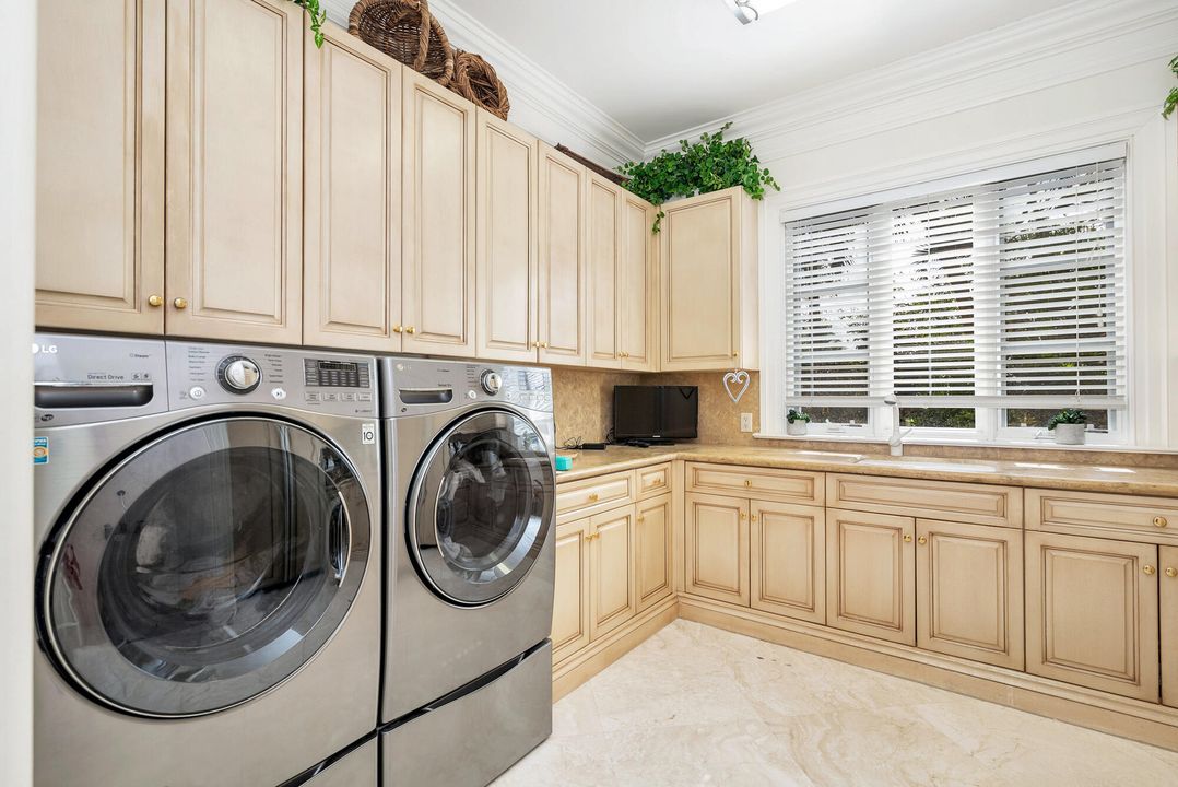 На продажу: $14,950,000 (5 спален, 5 ванн, 10437 Квадратных фут)