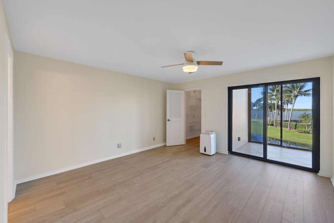 For Sale: $575,000 (2 beds, 2 baths, 1182 Square Feet)