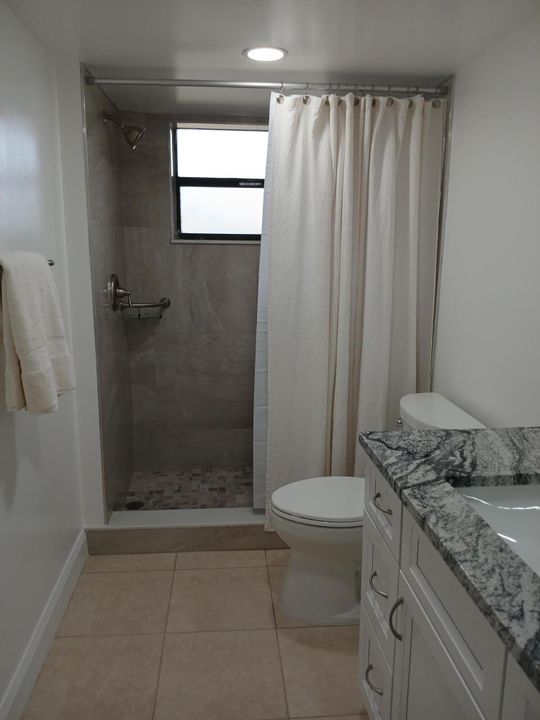 For Sale: $142,900 (1 beds, 1 baths, 900 Square Feet)