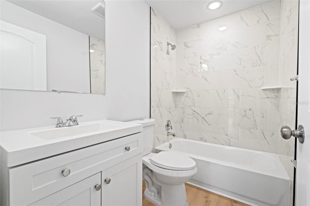 For Sale: $339,000 (3 beds, 2 baths, 1251 Square Feet)