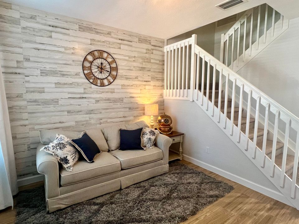 待售: $295,000 (3 贝兹, 2 浴室, 1685 平方英尺)