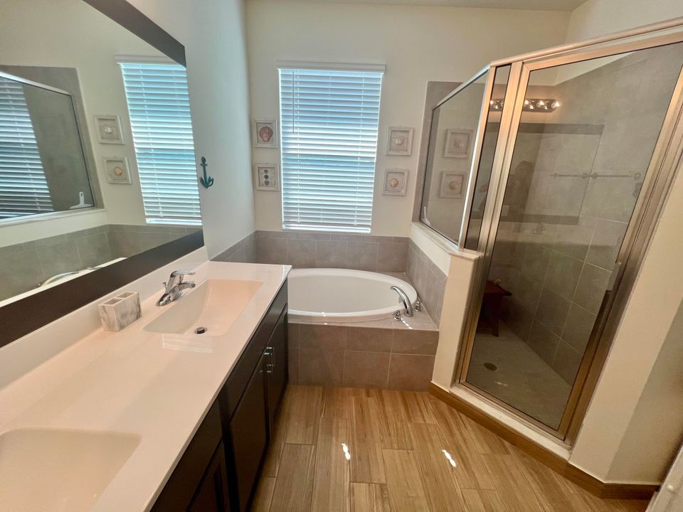 待售: $295,000 (3 贝兹, 2 浴室, 1685 平方英尺)