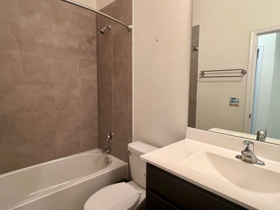 待售: $295,000 (3 贝兹, 2 浴室, 1685 平方英尺)