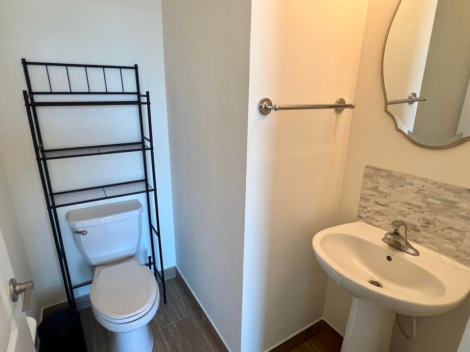 待售: $295,000 (3 贝兹, 2 浴室, 1685 平方英尺)