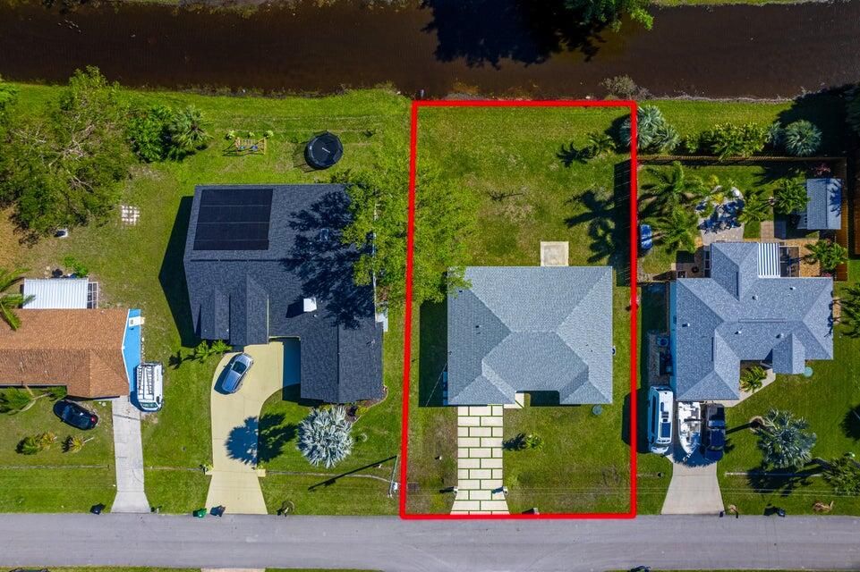 For Sale: $499,000 (4 beds, 2 baths, 1806 Square Feet)