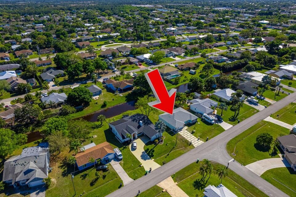 For Sale: $499,000 (4 beds, 2 baths, 1806 Square Feet)