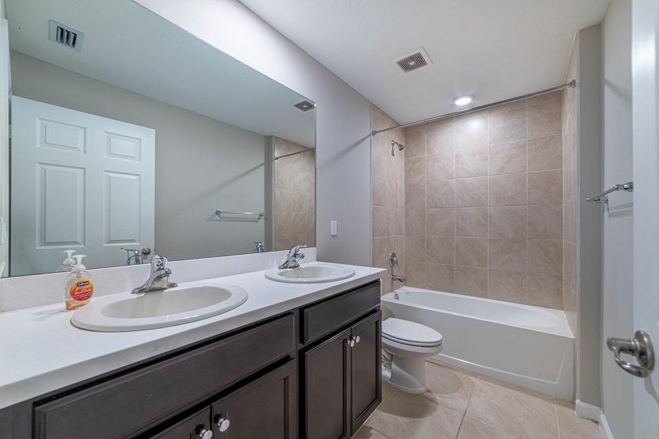 For Sale: $499,000 (4 beds, 2 baths, 1806 Square Feet)