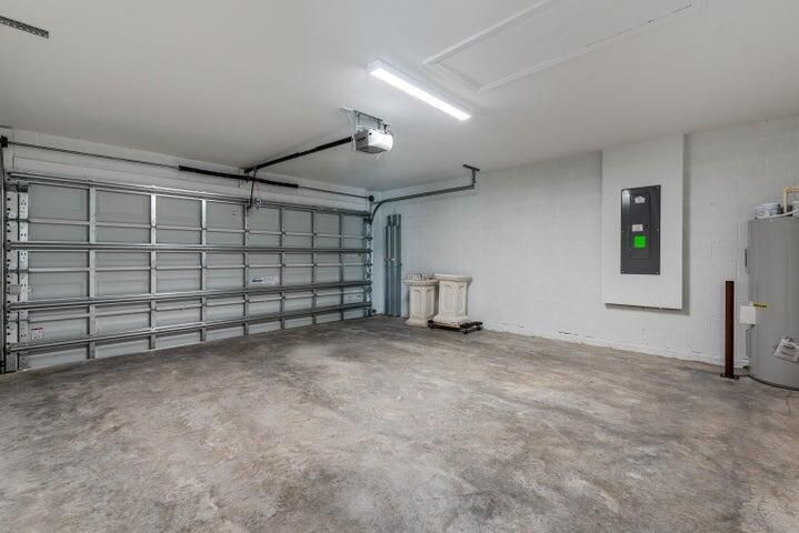 For Sale: $499,000 (4 beds, 2 baths, 1806 Square Feet)