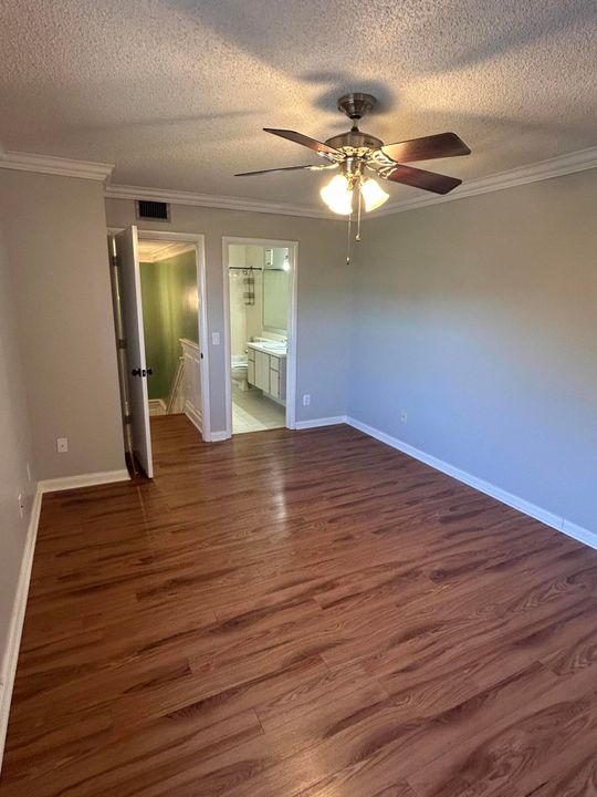 Active With Contract: $1,945 (2 beds, 2 baths, 1374 Square Feet)