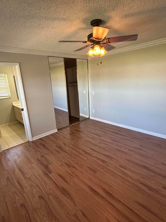 Active With Contract: $1,945 (2 beds, 2 baths, 1374 Square Feet)