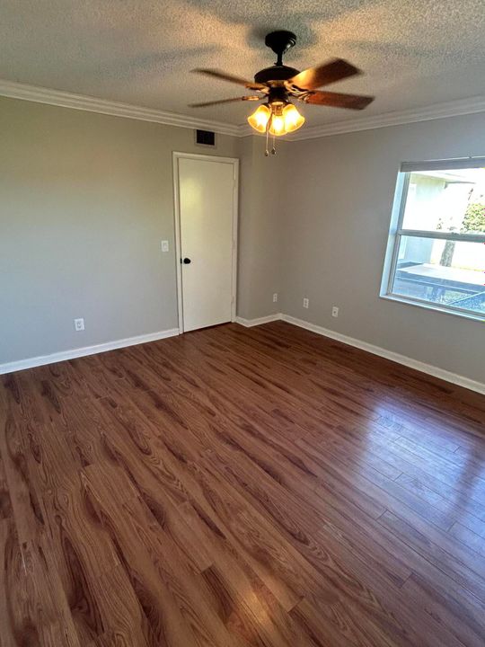 Active With Contract: $1,945 (2 beds, 2 baths, 1374 Square Feet)