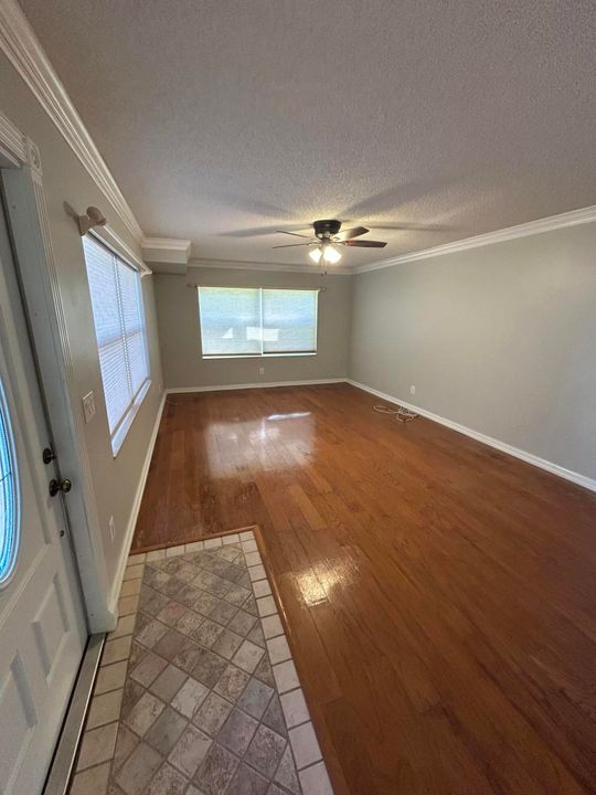 Active With Contract: $1,945 (2 beds, 2 baths, 1374 Square Feet)