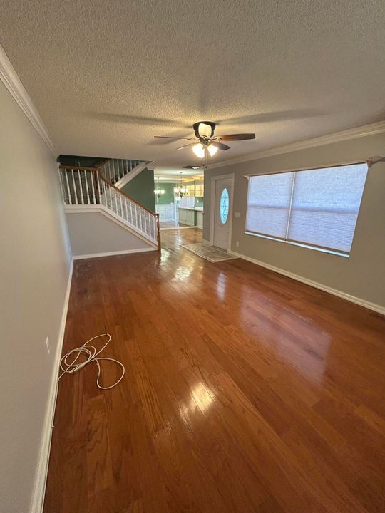 Active With Contract: $1,945 (2 beds, 2 baths, 1374 Square Feet)