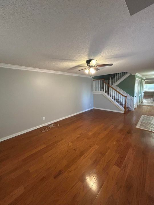 Active With Contract: $1,945 (2 beds, 2 baths, 1374 Square Feet)