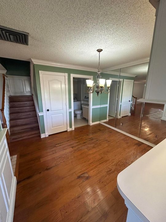 Active With Contract: $1,945 (2 beds, 2 baths, 1374 Square Feet)