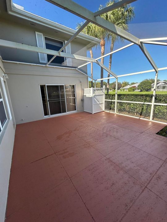 Active With Contract: $1,945 (2 beds, 2 baths, 1374 Square Feet)