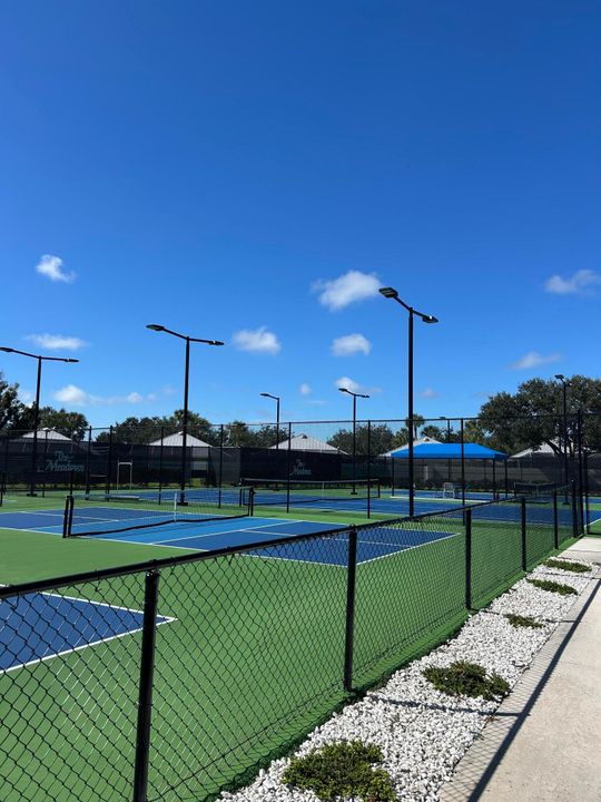 Active With Contract: $1,945 (2 beds, 2 baths, 1374 Square Feet)