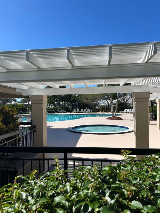 Active With Contract: $1,945 (2 beds, 2 baths, 1374 Square Feet)