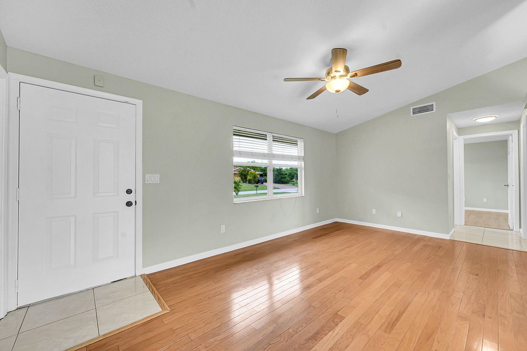 En Venta: $315,000 (3 camas, 2 baños, 1025 Pies cuadrados)