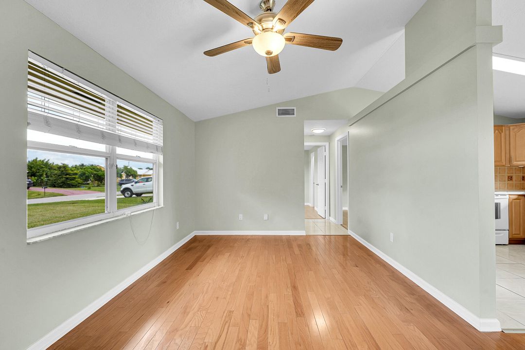 En Venta: $315,000 (3 camas, 2 baños, 1025 Pies cuadrados)