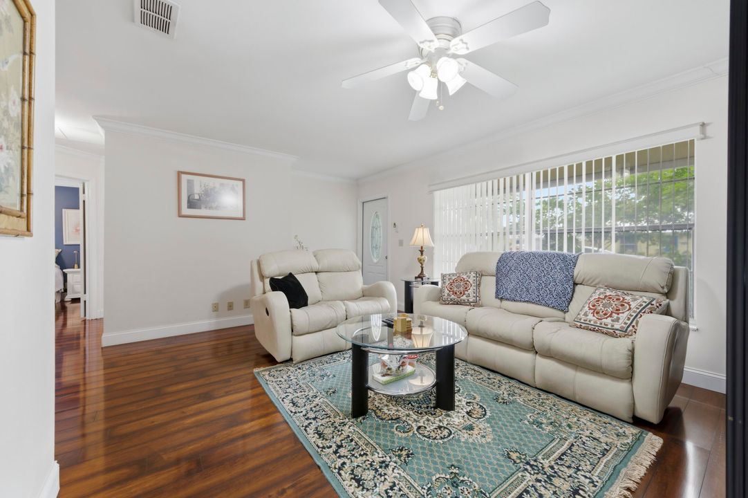 Activo con contrato: $429,000 (3 camas, 2 baños, 1118 Pies cuadrados)