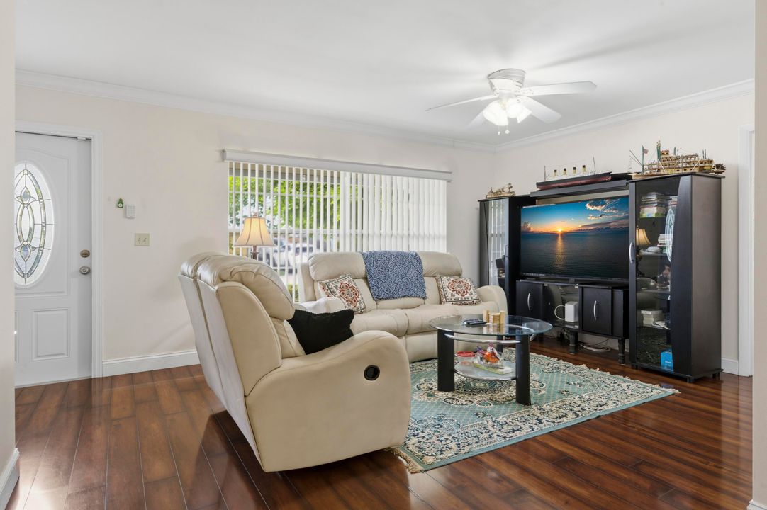 Activo con contrato: $429,000 (3 camas, 2 baños, 1118 Pies cuadrados)